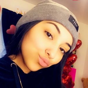 Meet your Posher, Leticia